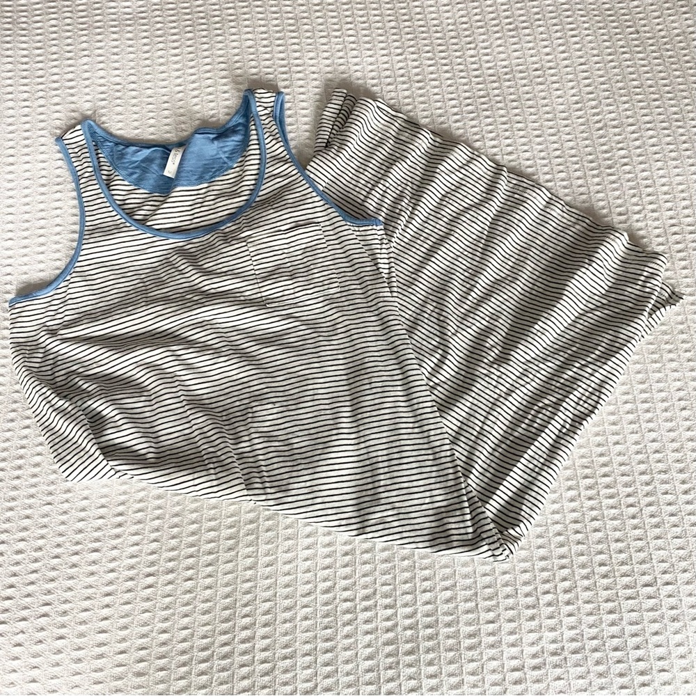 Mia & Tess striped pocket dress size medium